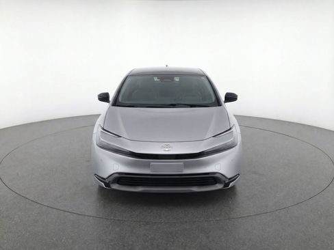 Used 2025 Toyota Prius LE FWD image 2