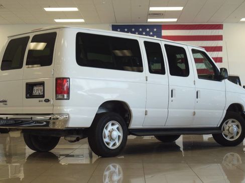 Used 2014 Ford E-350 and Econoline 350 XLT RWD image 38