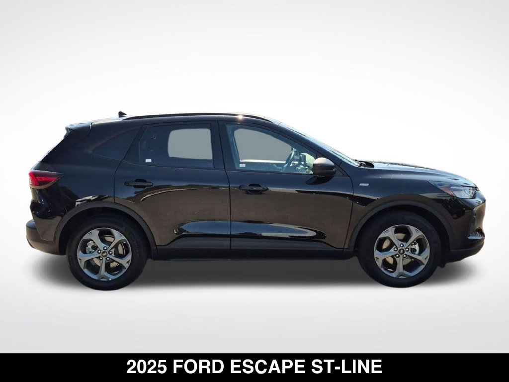 Used 2025 Ford Escape ST-Line FWD image 6