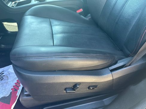 Used 2019 Dodge Grand Caravan GT FWD image 21