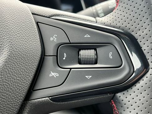 New 2026 Chevrolet Trax RS w/ Sunroof Package FWD image 18
