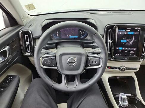 Used 2024 Volvo XC40 B5 Plus w/ Protection Package Premier AWD/4WD image 21