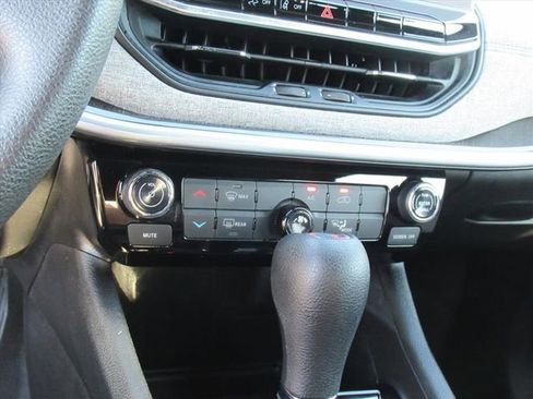 Used 2023 Jeep Compass Sport image 22