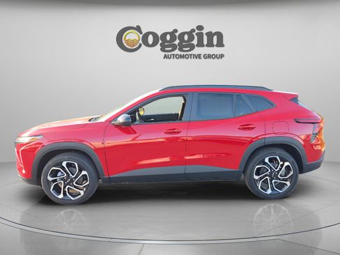 New 2026 Chevrolet Trax RS w/ Sunroof Package image 2