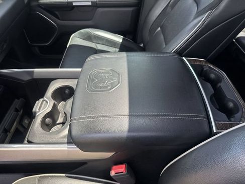Used 2019 RAM 1500 Laramie AWD/4WD image 22