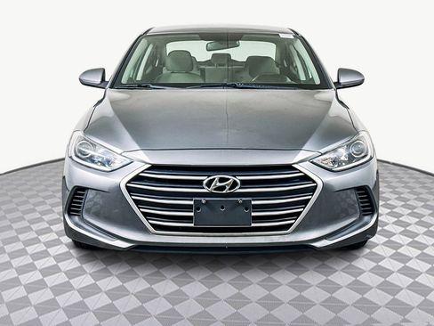 Used 2018 Hyundai Elantra SEL image 2