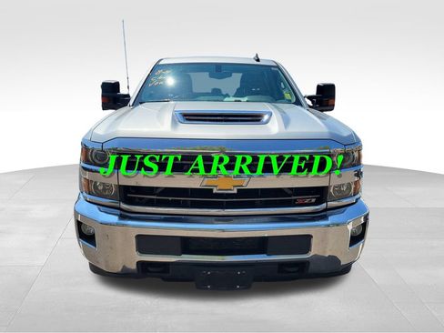 Used 2018 Chevrolet Silverado 2500 LT w/ LT Fleet Convenience Package AWD/4WD image 2