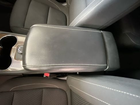 Used 2021 GMC Acadia SLE w/ Elevation Edition AWD/4WD image 21