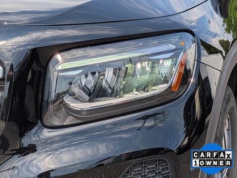 Used 2025 Mercedes-Benz GLB 250 4MATIC image 10