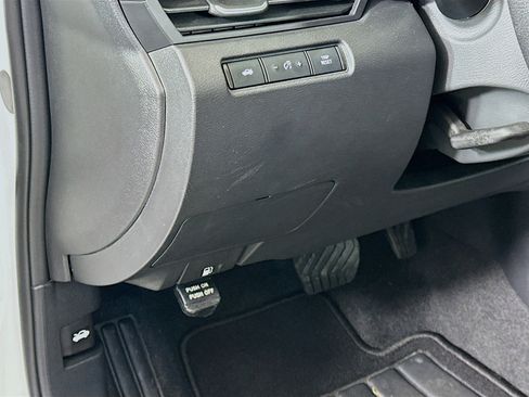 Used 2025 Nissan Altima 2.5 SV image 17