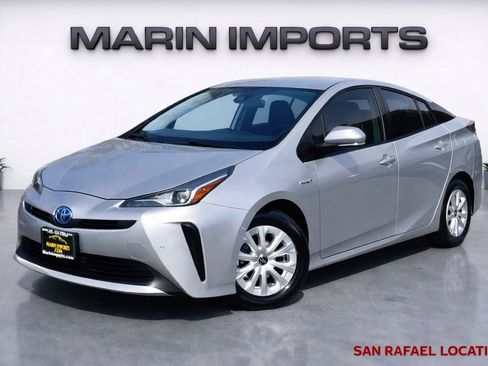 Used 2020 Toyota Prius LE w/ Carpet Mat Package image 1
