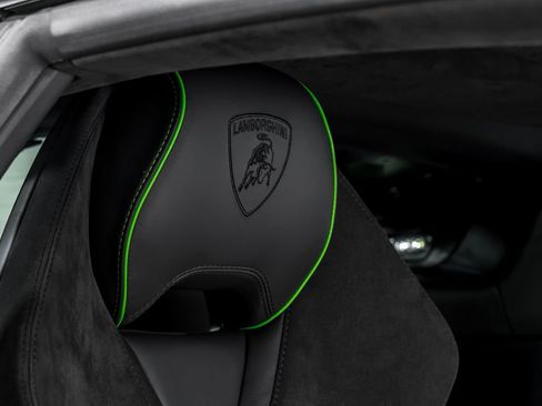 Used 2022 Lamborghini Huracan EVO RWD image 36