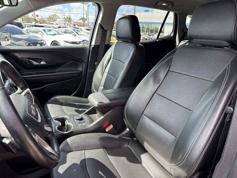 Used 2023 GMC Terrain SLT image 17