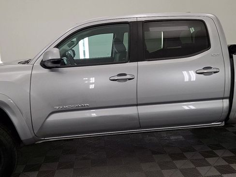 Certified 2023 Toyota Tacoma SR5 AWD/4WD image 9