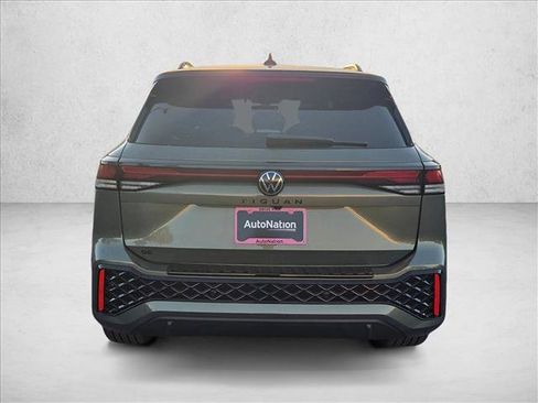 New 2026 Volkswagen Tiguan SE R-Line image 8