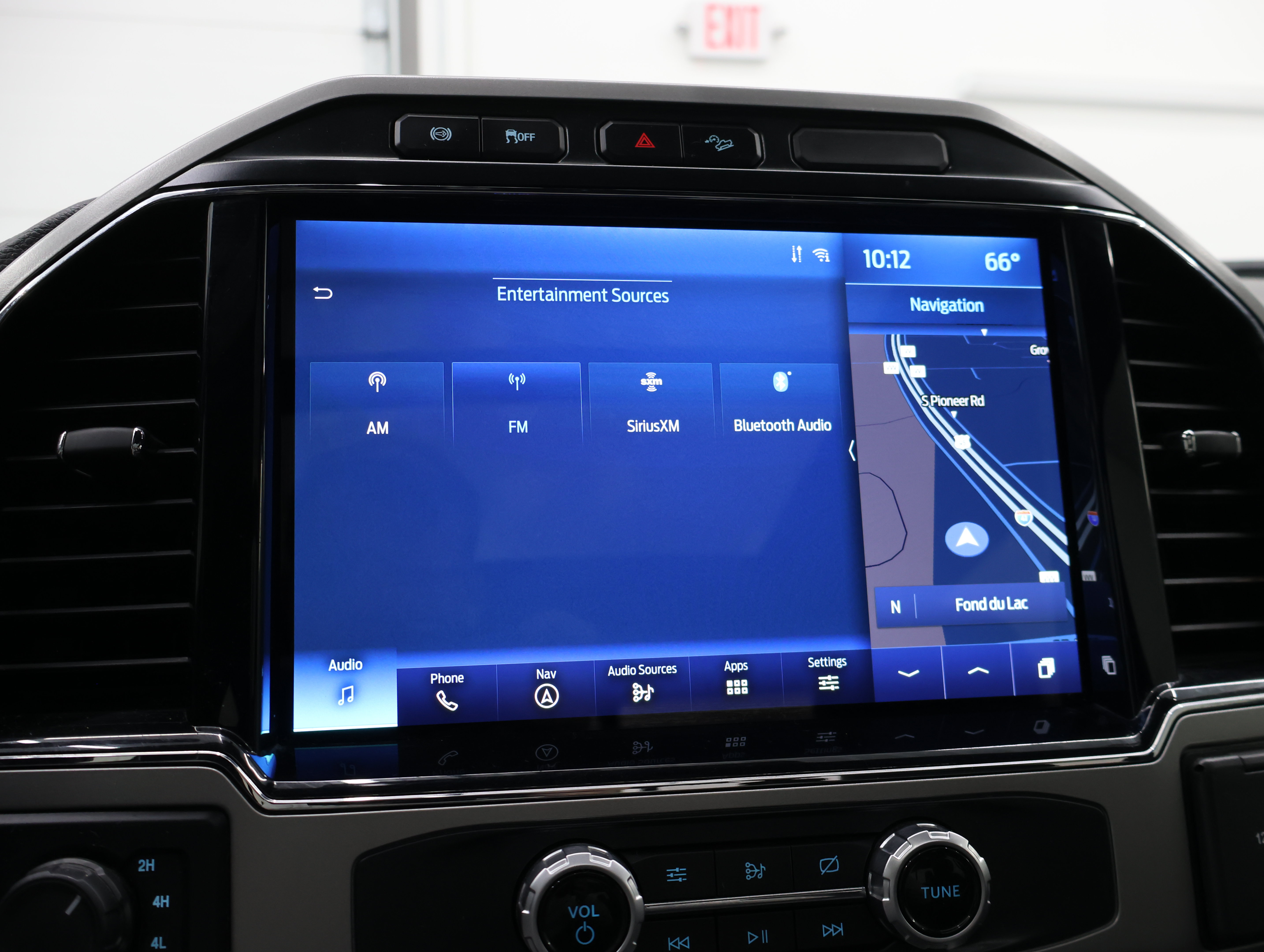 Used 2022 Ford F250 Lariat w/ Black Appearance Package AWD/4WD image 49