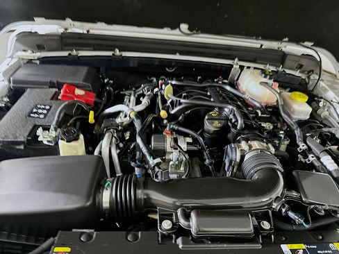 Used 2022 Jeep Wrangler Unlimited Sport image 31