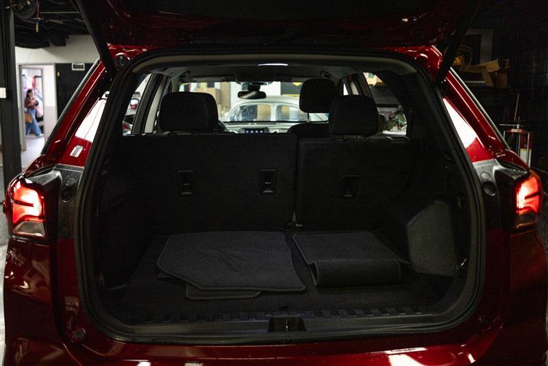 Used 2023 Chevrolet Equinox LT w/ Driver Convenience Package FWD image 7