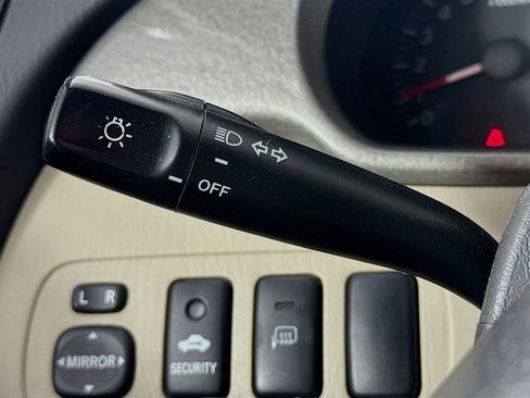 Used 2003 Toyota Highlander V6 image 8