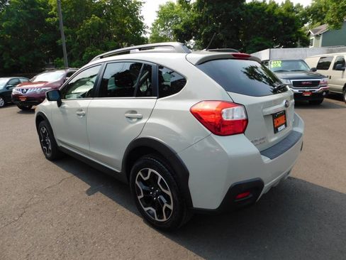 Used 2017 Subaru Crosstrek 2.0i Premium AWD/4WD image 3