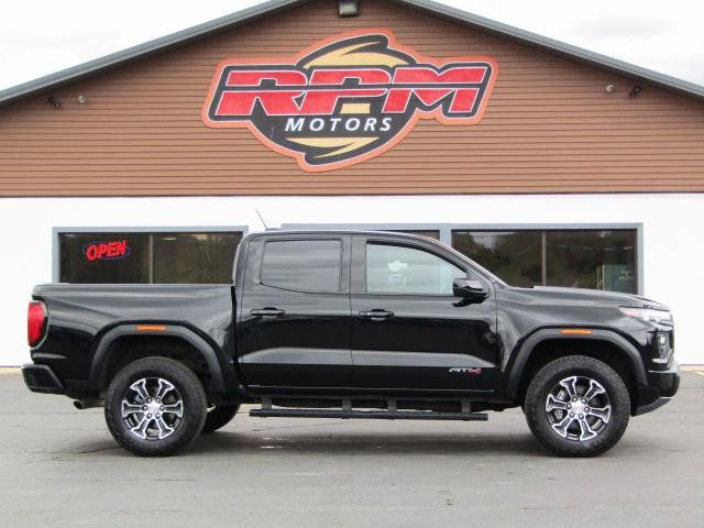 Used 2025 GMC Canyon AT4 AWD/4WD image 4