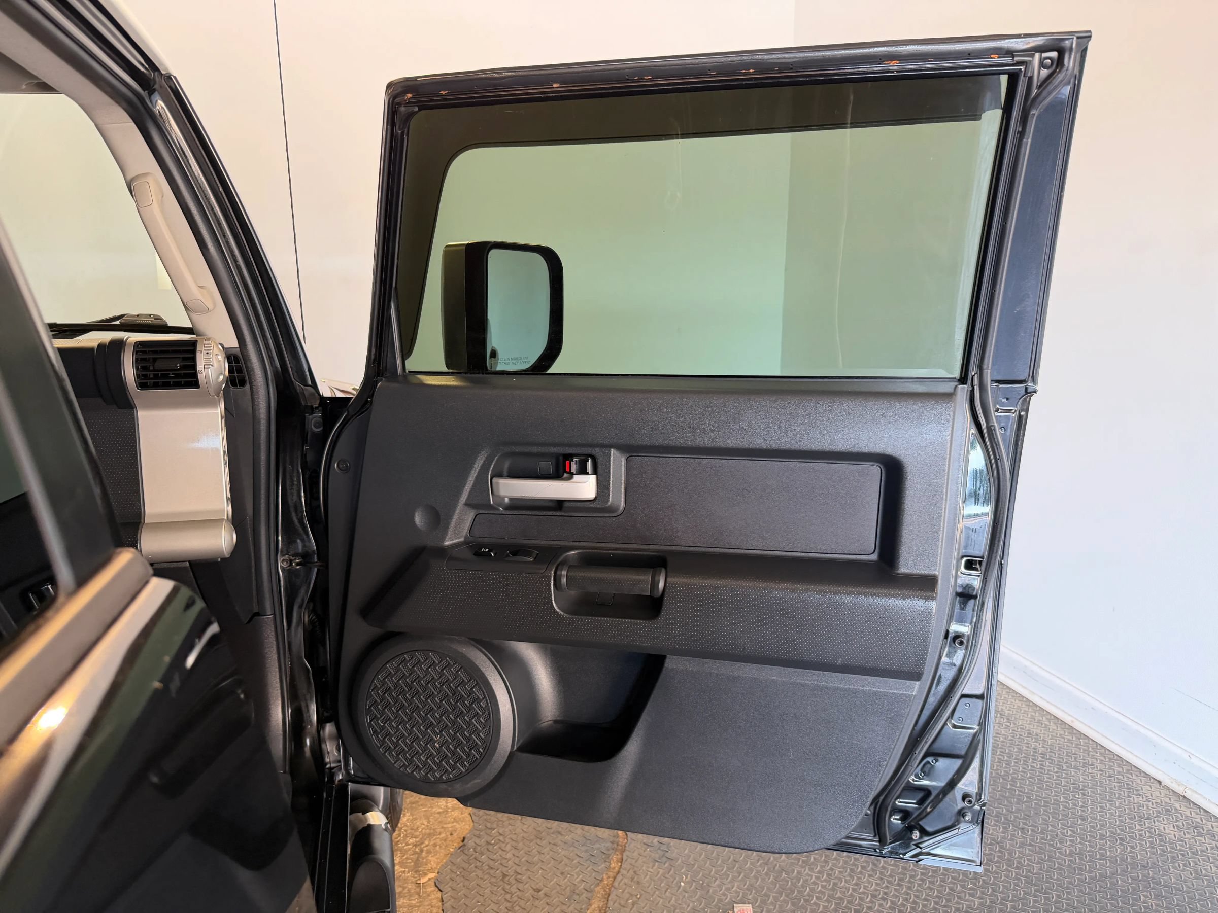 Used 2007 Toyota FJ Cruiser 4WD w/ Convenience Pkg image 23