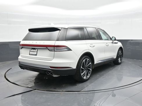 Used 2020 Lincoln Aviator Reserve w/ Equipment Group 202A image 7