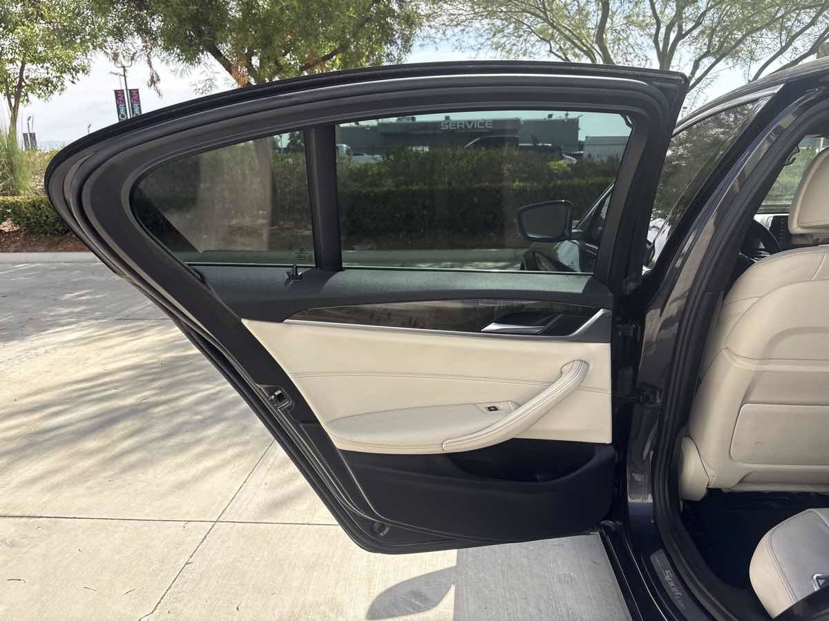 Used 2017 BMW 540i xDrive AWD/4WD image 12