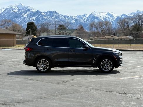 Used 2023 BMW X5 xDrive40i w/ Premium Package image 4