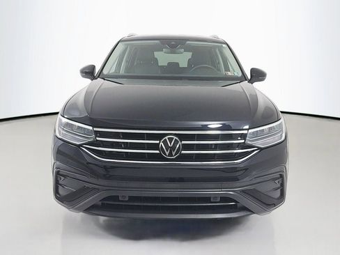 Used 2023 Volkswagen Tiguan SE FWD image 2