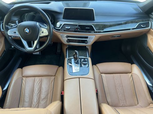 Used 2018 BMW 750i xDrive image 25