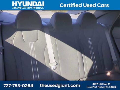 Used 2023 Hyundai Elantra SEL image 8