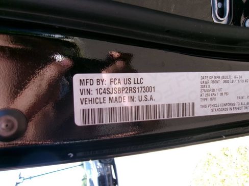 Certified 2024 Jeep Wagoneer L Series II w/ Flexible Seating Group AWD/4WD image 19