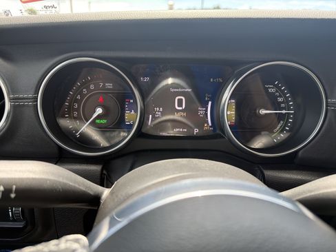 Used 2023 Jeep Wrangler Unlimited Sahara AWD/4WD image 42