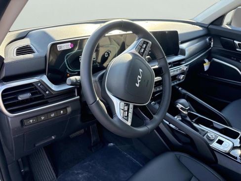 New 2025 Kia Telluride S image 25
