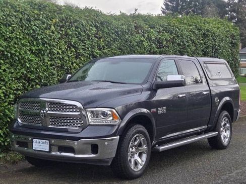 Used 2015 RAM 1500 Laramie w/ Convenience Group AWD/4WD image 4