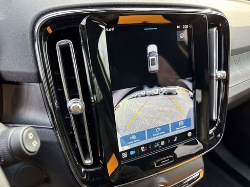 Used 2024 Volvo XC40 Recharge Core w/ Protection Package Premier image 20