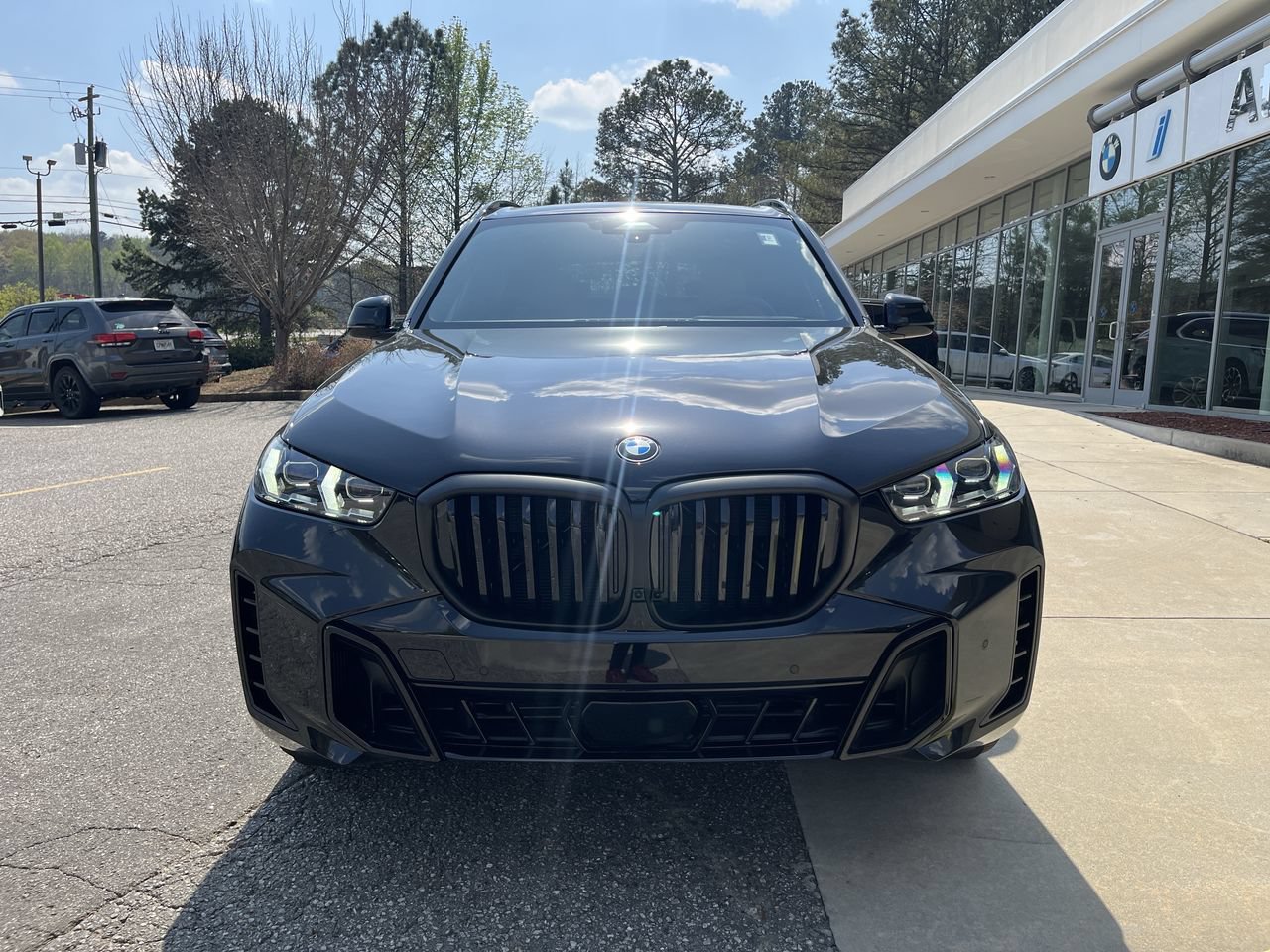 Used 2026 BMW X5 xDrive40i w/ M Sport Package AWD/4WD image 3