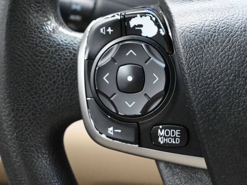 Used 2014 Toyota Camry LE FWD image 5