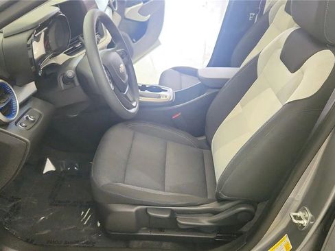Used 2025 Chevrolet Trax LS w/ Driver Confidence Package FWD image 22
