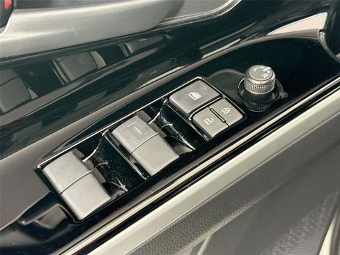 Used 2024 Toyota bZ4X XLE image 29