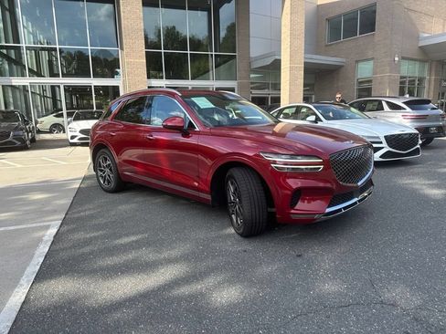 Used 2022 Genesis GV70 2.5T w/ Select Package AWD/4WD image 3
