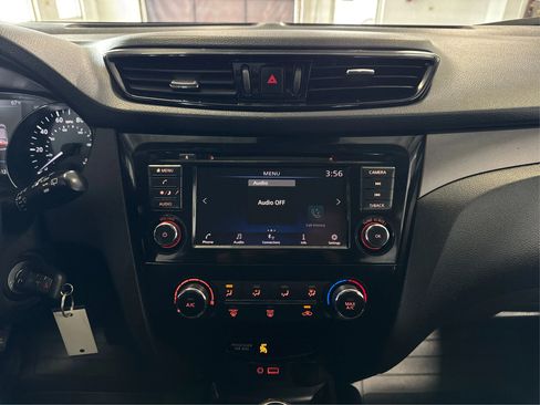 Used 2021 Nissan Rogue Sport S image 17