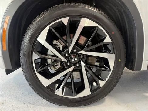 Used 2025 Mitsubishi Outlander SEL image 54