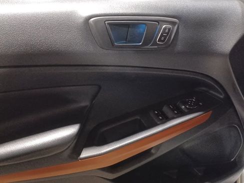 Used 2018 Ford EcoSport SES image 5