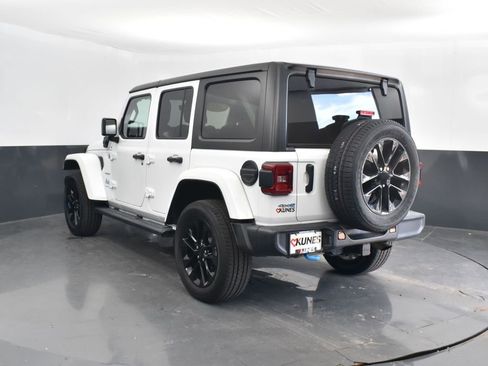 Used 2023 Jeep Wrangler Unlimited Sahara image 11