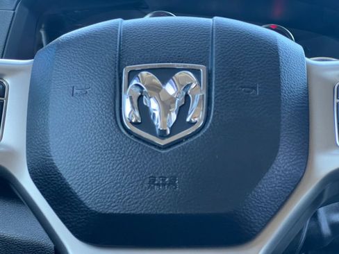 Used 2018 RAM 2500 Laramie w/ Sport Appearance Group AWD/4WD image 5