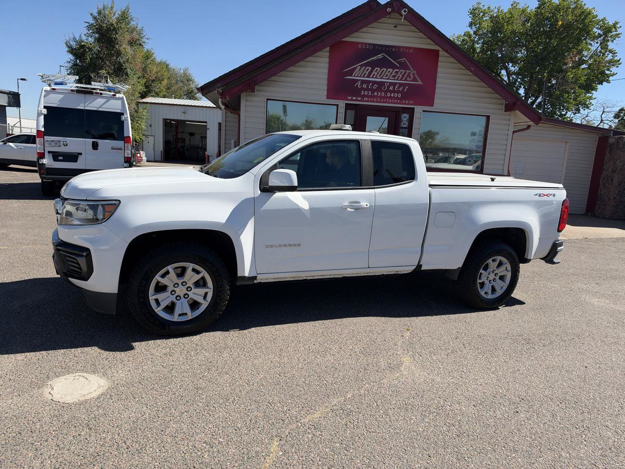 Used 2022 Chevrolet Colorado LT w/ Fleet Safety Package AWD/4WD image 2