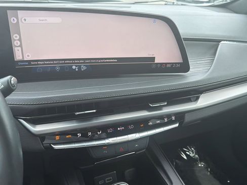 Used 2024 Cadillac XT4 Premium Luxury AWD/4WD image 10