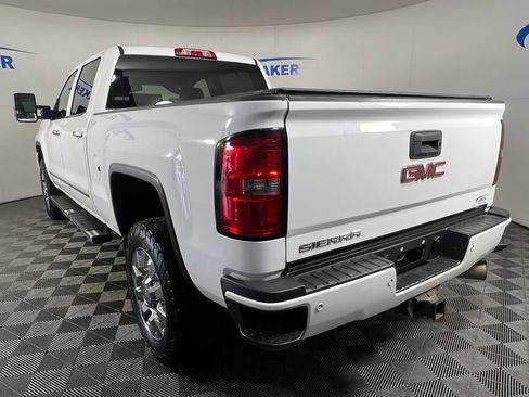 Used 2015 GMC Sierra 2500 Denali w/ Duramax Plus Package AWD/4WD image 3